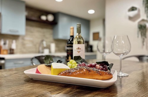 Park City Condo | Modern Canyons Retreat Pool Hot Tubs Ideal for Longer Summer Stays