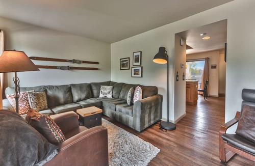 Park Meadows Condo | Luxury Condo, Private Hot Tub & Year-Round Recreation at Park City Racquet Club