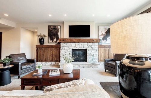 North Park City Condo | Park City Silver Star Community - Private Hot Tub, Club House & Year-Round Recreation! Ski In- Out !
