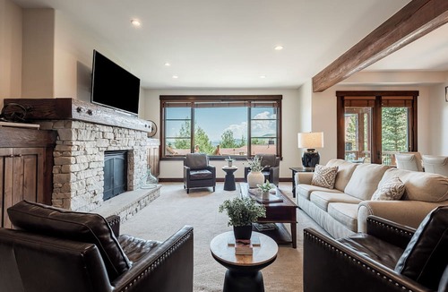 North Park City Condo | Park City Silver Star Community - Private Hot Tub, Club House & Year-Round Recreation! Ski In- Out !