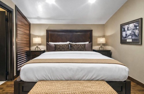 North Park City Condo | 3 Kings condo near PCMR base pool hot tub retreat