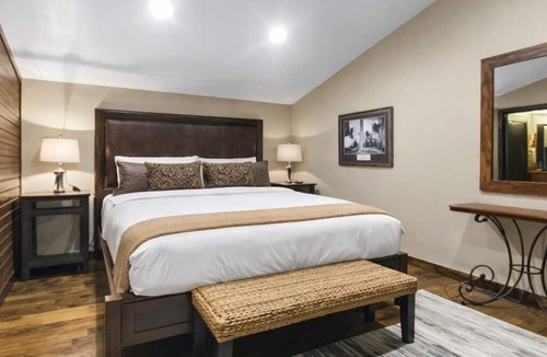 North Park City Condo | 3 Kings condo near PCMR base pool hot tub retreat