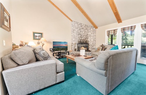 Moonridge Condo | Bear Mountain Escape - Walk to Bear Mountain, Fireplace, Deck, Barbecue