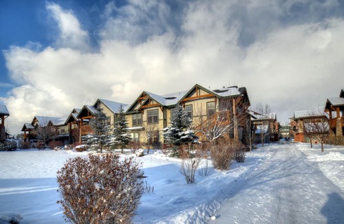 Kimball Junction Condo | Moose Mgmt at Foxpoint 1678C Front Balcony w BBQ-Walk to Shops-King bed-TopFloor