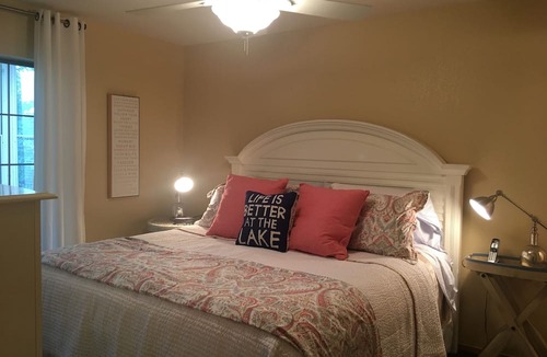 Hollister Condo | "FUN" BRANSON LAKEFRONT CONDO!