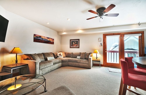 Downtown Park City Condo | Bettina - Main Street Ski in n' Out One Bedroom with Outdoor Hot Tub