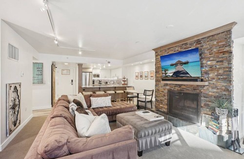 North Park City Apartment | Highly Rated Silver King - Steps to Skiing - 2BD/2BA