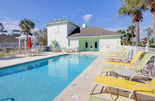 Orange Beach Condo | Dog-Friendly Orange Beach Villas w/Pool & Fishing Pond | Sleeps 8