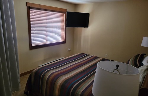 Salt Lake Mountain Resorts Condo | Quiet 2 Bedroom/2 Bath Condo Sleeps 8