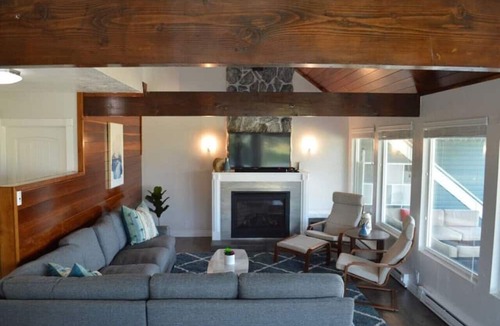 Garden City House | Majestic Cabin overlooking the Lake!