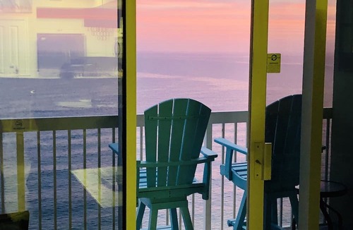 Miramar Beach Condo | GULF FRONT *Renovated* 3 BR (2 King Suites) + Beach Chair Svc. Owner Managed!