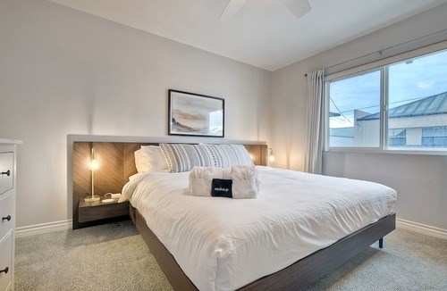 Carlsbad Village Condo | 90 Walk Score l Steps to Beach & Dining | Parking