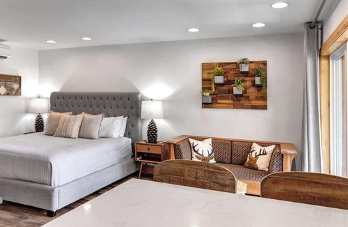 Downtown Park City Hotel | Treasure Mountain Inn - Junior Suite #42 - Cleaning fees included!