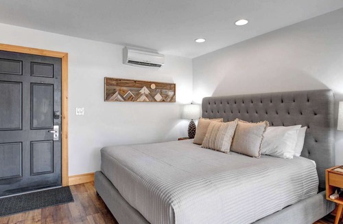 Downtown Park City Hotel | Treasure Mountain Inn - Junior Suite #42 - Cleaning fees included!