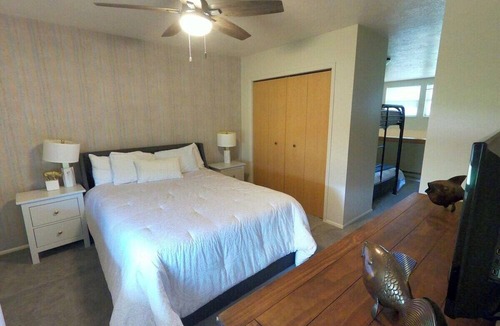 Eden Condo | Spectacular mtn & creek views, private deck