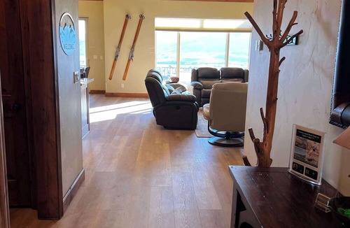 Eden House | Luxury Eden Home: 8 bedrooms, Full valley views, Hot Tub, Amenities & Pets OK!