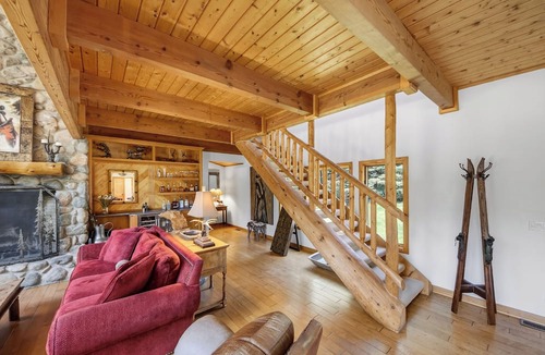 Durango House | Beautiful Colorado log home backing to the Florida River.