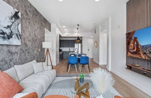 Downtown Salt Lake City Condo | Mayehouse by Stylish Stays
