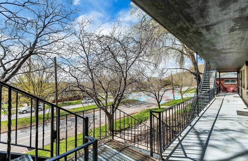 Downtown Salt Lake City Apartment | Charming 2BR/1BA Downtown SLC w/Wi-Fi Near Capitol & Convention Center Sleeps 5