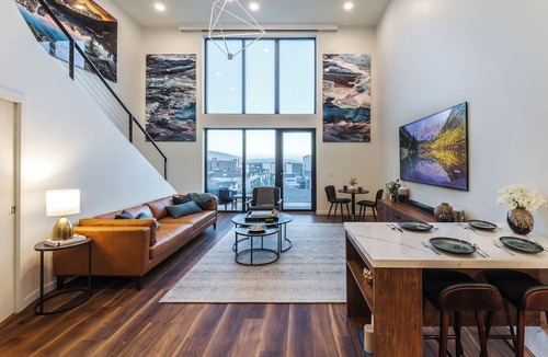 Rio Grande Apartment | Luxury Downtown Penthouse - 2 Bd City Views + Balcony close to everything!