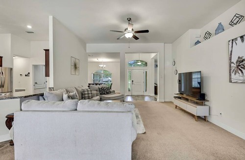 Brooksville House | Weeki Wachee and Cabot 4Bd Pool Relaxation Escape