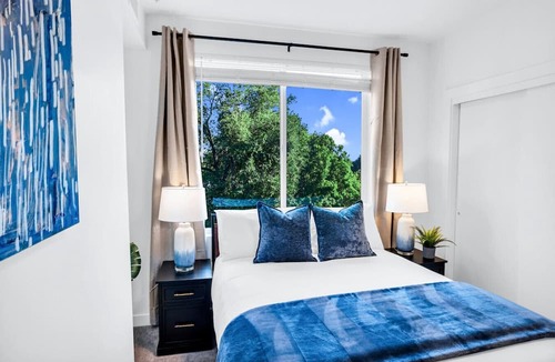 Sugar House Apartment | Sugarhouse! Mountain View 3BR, 2BA Gym, Parking