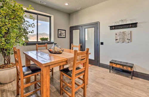 Tooele Apartment | Spacious Tooele condo w/glmountain views!