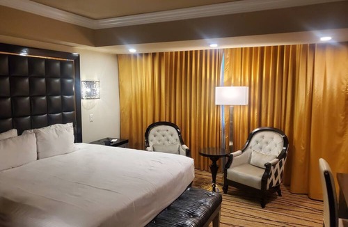 Winchester Apartment | 2-bedroom corporate apartment in charming Las Vegas with AC