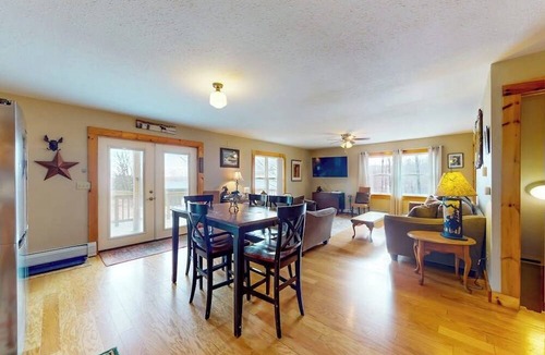 Jay House | Serene dog-friendly nature retreat with large deck - near skiing, hiking & golf