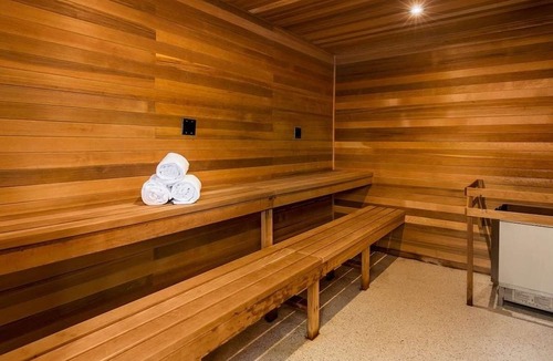 Kimball Junction Hotel | Retreat in the Heart of Park City! Free Breakfast, Indoor Pool, Pets Allowed!