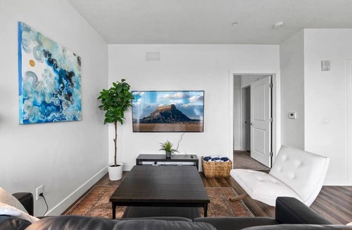 Downtown Salt Lake City Apartment | Gorgeous Central City 2BD/2BA