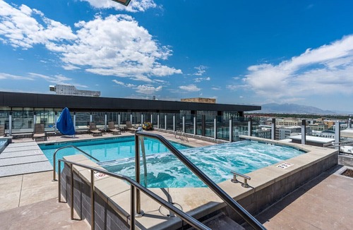 Rio Grande Apartment | Perfect Dntwn Retreat- Convention Cntr- Amenities!