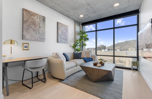 Rio Grande Apartment | Perfect Dntwn Retreat- Convention Cntr- Amenities!