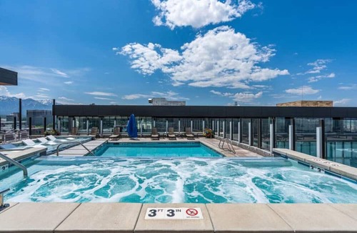 Rio Grande Apartment | Perfect Dntwn Retreat- Convention Cntr- Amenities!