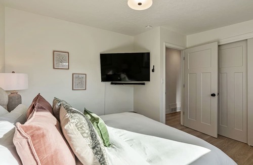 Murray House | Featuring: Arcade Gameroom PoolnGreat for Families!