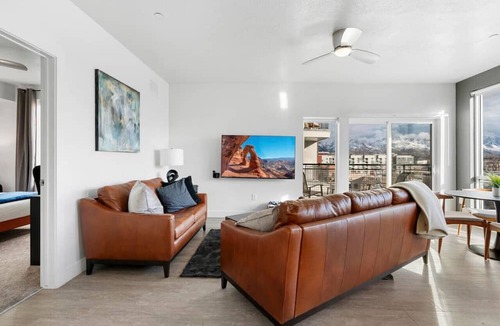 Downtown Salt Lake City Apartment | Spectacular Central City 2BD2BA