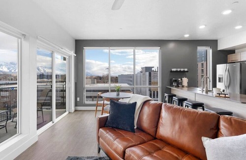 Downtown Salt Lake City Apartment | Spectacular Central City 2BD2BA