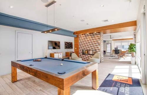 Salt Lake City Apartment | Fullcondo-nearSkiResorts-Sleep3-Hotub-fastWiFi-Gym 15mintSLCairport -free Garage