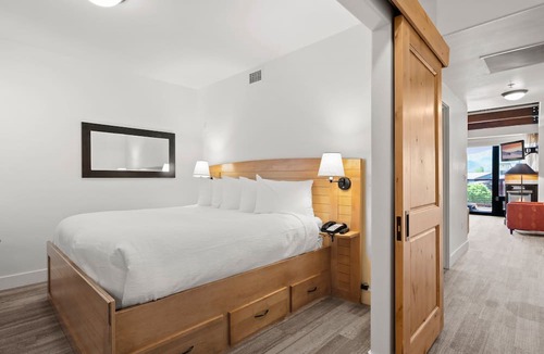 Kimball Junction Condo | Newpark 320-A | Private Hot Tub | Kitchenette | Mtn & Preserve Views | Fireplace | Pool & Hot Tub