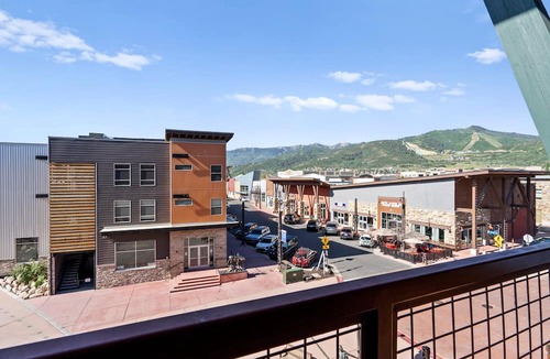 Kimball Junction Condo | Newpark 315-A | Private Hot Tub | Kitchenette | Mountain & Preserve Views | Fireplace | Washer/Dryer