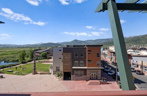 Kimball Junction Condo | Newpark 416 | Private Hot Tub | Kitchenette | Mountain & Preserve Views | Fireplace | Top Floor