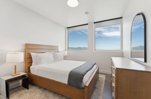 Rio Grande Apartment | Placemakr Salt Lake City Downtown, Apartments by Hilton