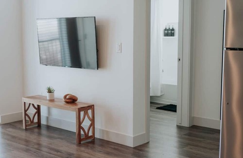 People's Freeway Apartment | The Beehive Loft Gym Parking Garage