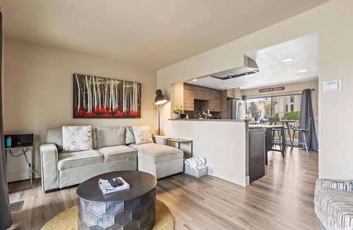 Park Meadows Condo | Walk to Rec Ctr & Free Ski Shuttle! Dog-Friendly, Sleeps 8 | Moose Mgmt RC18