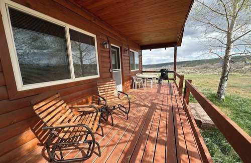 La Sal Cabin | Mount Peale Country Inn near Moab