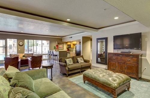 Rio Grande Condo | Modern Condo Near Convention Center