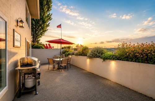 Lynden Apartment | Peaceful Farm Retreat on 117 Acres | Private Apartment, Hot Tub, Wide-Open Skies