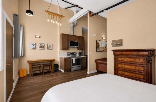 Old Town Apartment | 2 units Close to Restaurants Old Town Barnhouse
