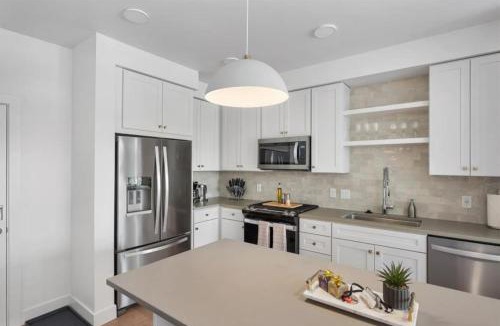 Downtown Salt Lake City Apartment | INCREDIBLE Views Capital MTN City Penthouse cnr suite! Best Amenities! ON OUR SHEET