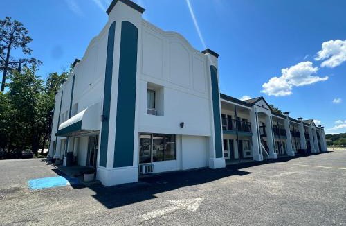 Central Newport News Hotel | Key West Inn - Newport News